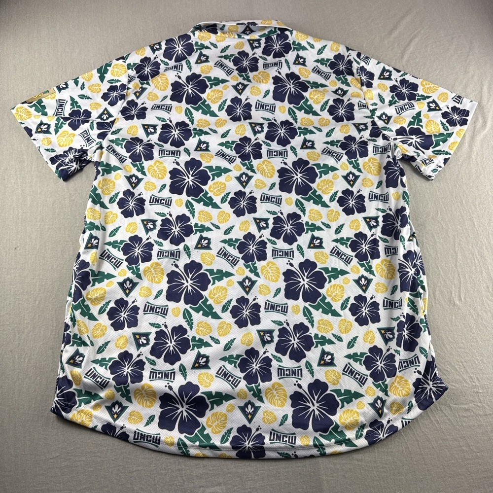 UNCW Seahawks Hawaiian Shirt Size XL Floral University North Carolina Wilmington - Picture 3 of 8